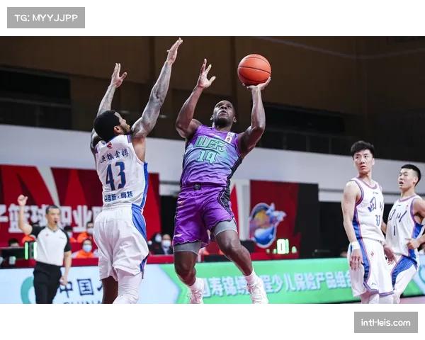 印江县德江县季军争夺战，篮板攻防成焦点