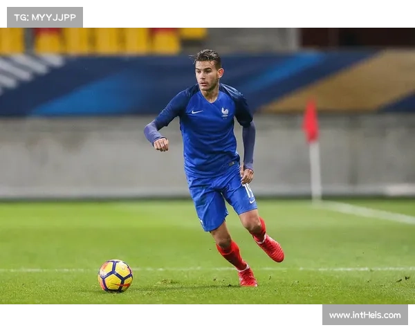 巴黎圣日耳曼球星卢卡斯·埃尔南德斯与妻子遭正式起诉，涉嫌人口贩卖与非法雇佣